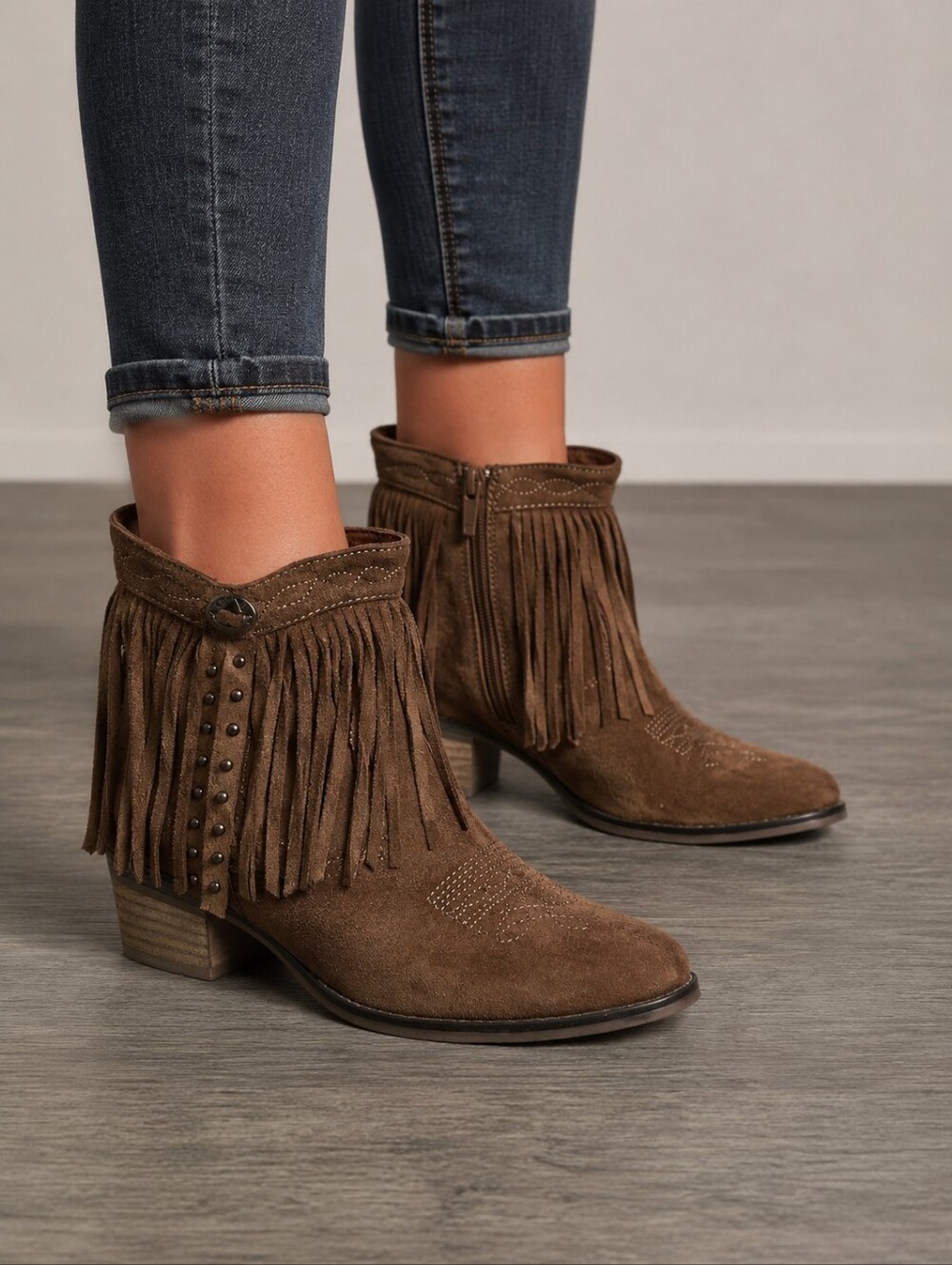 Roper women's brown suede faux leather "Fringy" western booties,Size 6